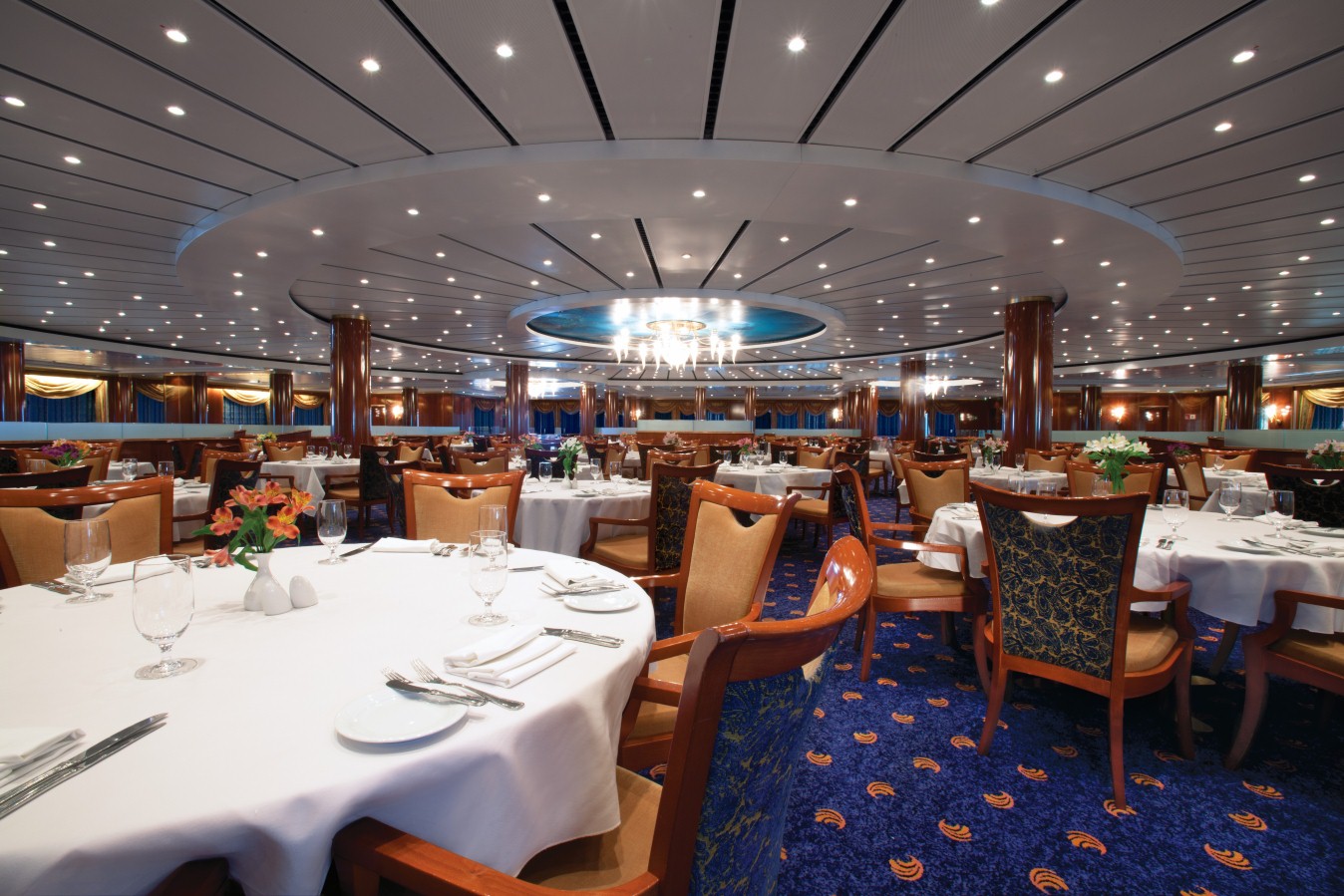 El Restaurante Seven Seas a bordo del Norwegian Sun es uno de los Restaurantes Principales del Buque CRUCEROS ALASKA NORWEGIAN SUN CRUCEROS NORWEGIAN CRUISE LINE CRUCEROS ALASKA CRUCEROS VANCOUVER SEWARD CRUCEROS JUNEAU CRUCEROS KETCHIKAN CRUCEROS SKAGWAY ALASKA NCL CRUCEROS ALASKA OFERTA